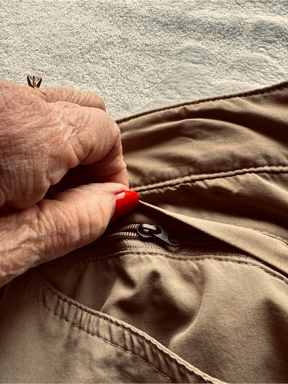 CABELA’SGUIDE WEAR  Women's Straight-Leg Cargo Pants - Tan, pockets galore. - Picture 5 of 11